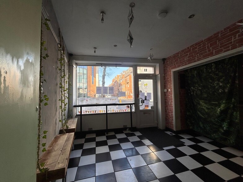 11 Church St, Brighton to rent - Interior Photo - Image 2 of 5