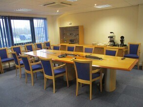 Highfield Rd, Oakley to rent Interior Photo- Image 2 of 2