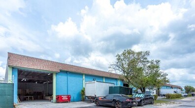 NW 38th St, Miami, FL for rent Building Photo- Image 1 of 3