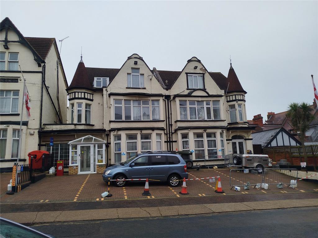 4 Grosvenor Rd, Westcliff On Sea for sale Building Photo- Image 1 of 22