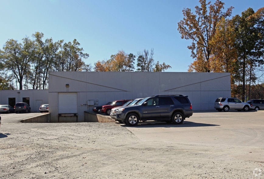 313 Gallimore Dairy Rd, Greensboro, NC for sale - Building Photo - Image 3 of 3