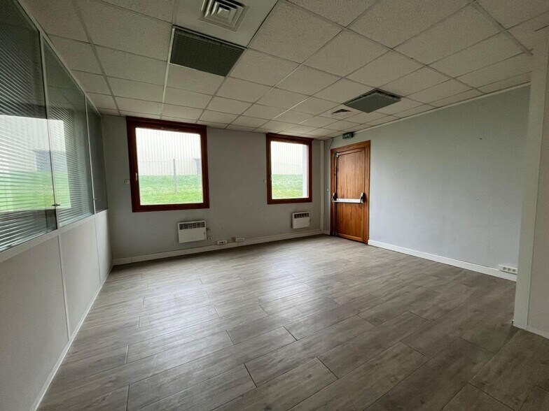39 Chemin Du Moulin Carron, Dardilly for sale - Interior Photo - Image 3 of 15