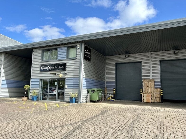 Charbridge Way, Bicester for sale - Building Photo - Image 2 of 8