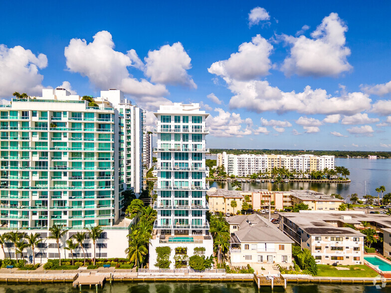 7939 East Dr, North Bay Village, FL for sale - Aerial - Image 3 of 11