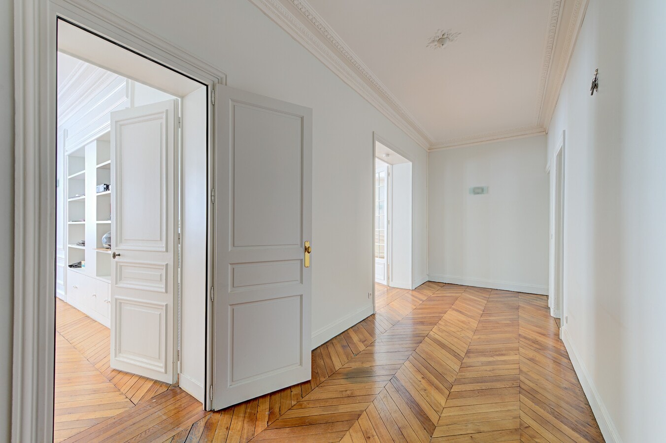 Paris, PAR 75016 - Unit 1 -  - Interior Photo - Image 2 of 14