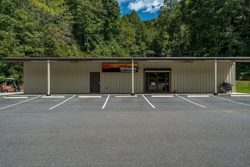 2280 Blowing Rock Blvd, Lenoir, NC for sale - Building Photo - Image 1 of 1