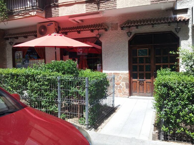 Retail in Móstoles, Madrid to rent - Primary Photo - Image 1 of 2