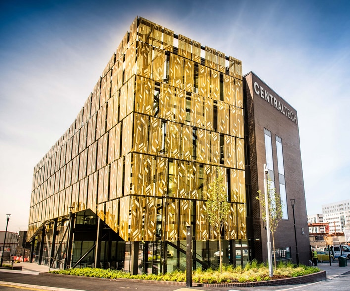 31 Russell St, Liverpool to rent - Building Photo - Image 1 of 17