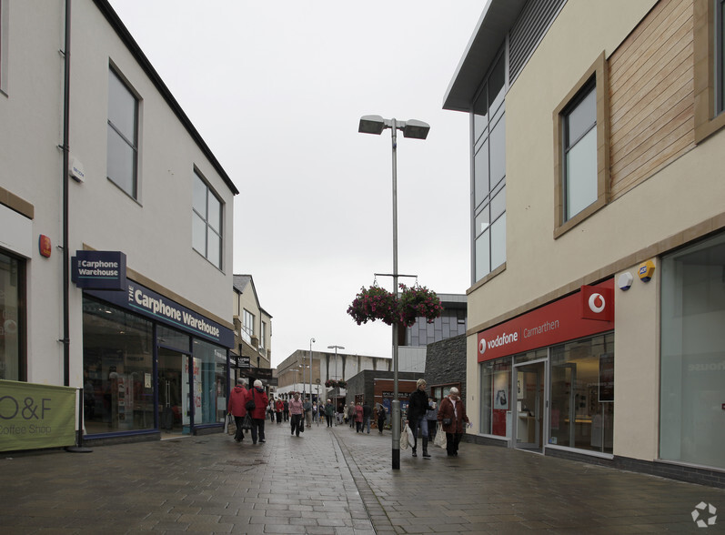 St Catherines Walk, Carmarthen for rent - Building Photo - Image 2 of 2