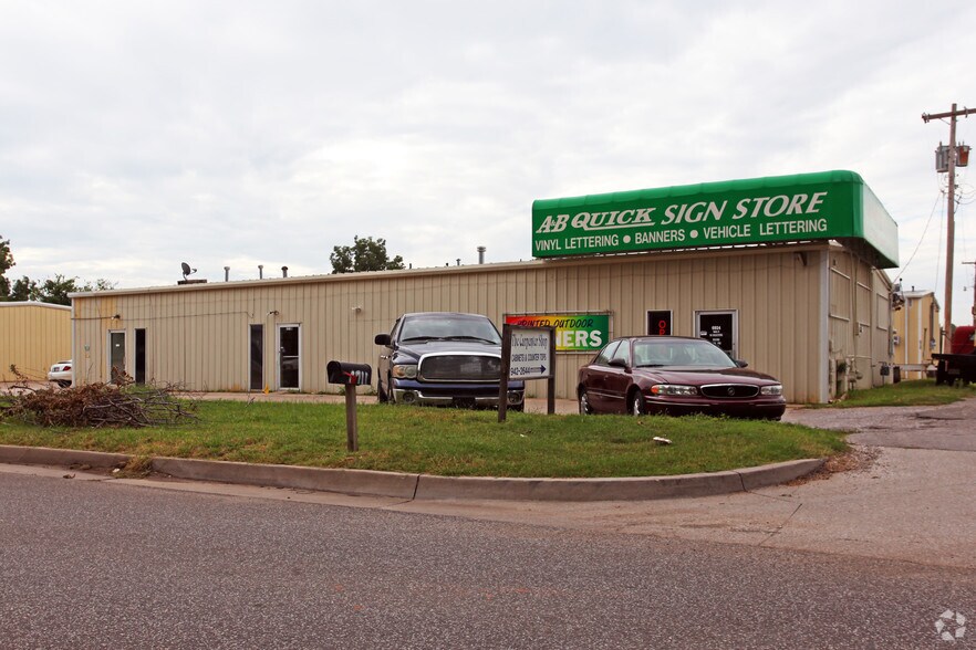 6924 Melrose Ln, Oklahoma City, OK for rent - Building Photo - Image 3 of 23