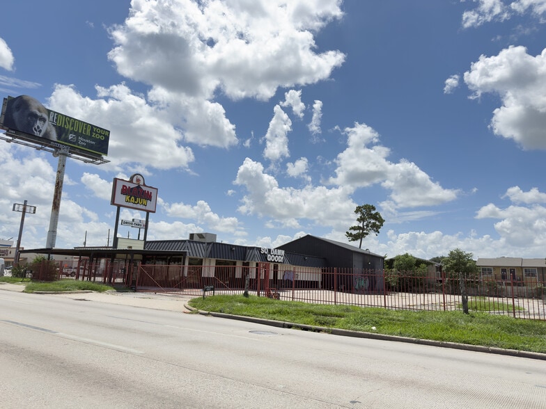 2427 FM 1960 Rd W, Houston, TX for sale - Building Photo - Image 1 of 11
