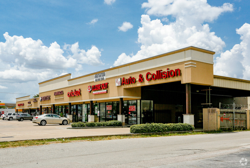 6060 Bellaire Blvd, Houston, TX for rent - Building Photo - Image 1 of 7