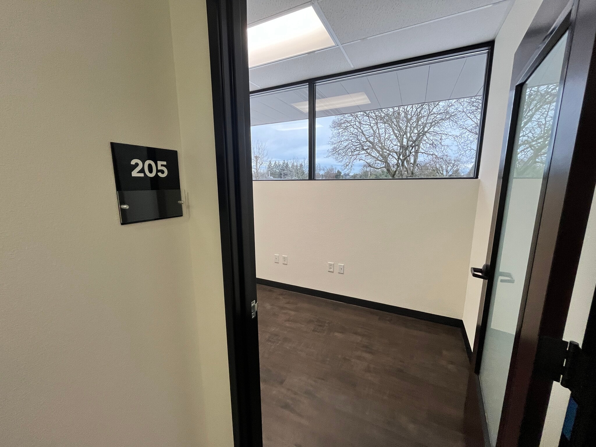 1900 Hines St SE, Salem, OR to rent Interior Photo- Image 1 of 5