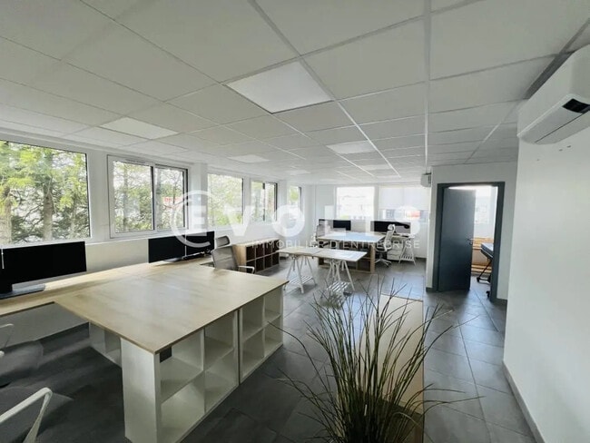 Location Bureaux 155 m²