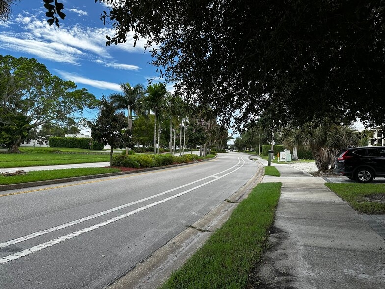 101-105 Saint Andrews Blvd, Naples, FL for sale - Building Photo - Image 3 of 12