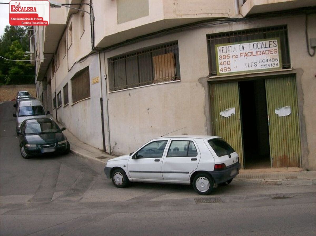 Retail in Onil, Alicante to rent Primary Photo- Image 1 of 4