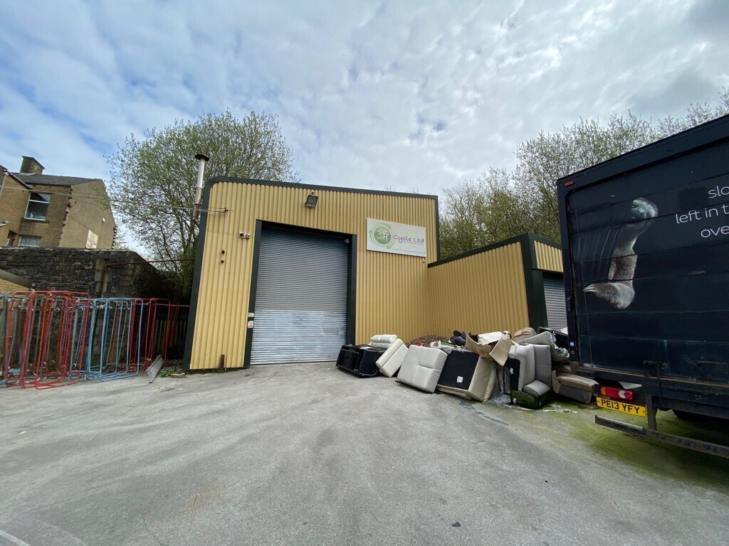 Booth St, Rossendale to rent Building Photo- Image 1 of 4