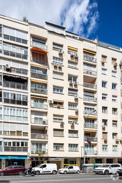 Avenida de la República Argentina, 52, Seville, Sevilla to rent - Building Photo - Image 2 of 3