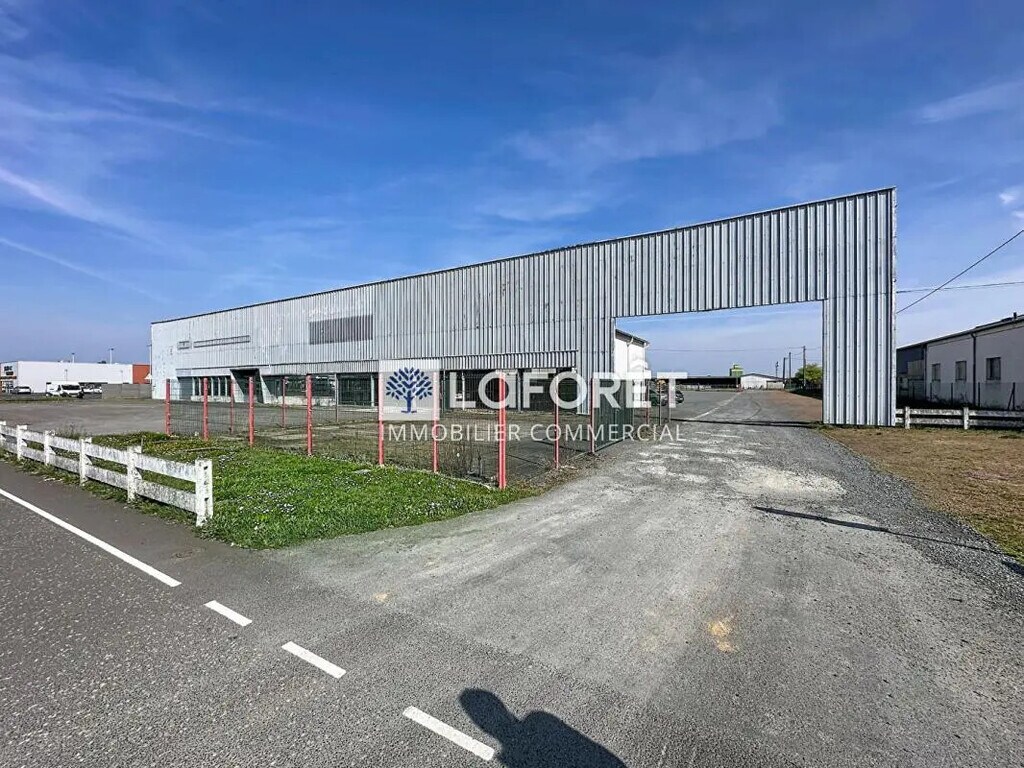 Vente Commerce 4 300 m² - Photo 1