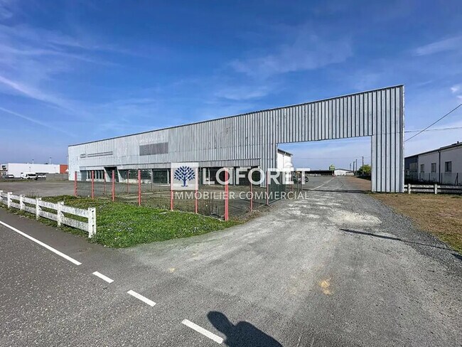 Vente Commerce 4 300 m²