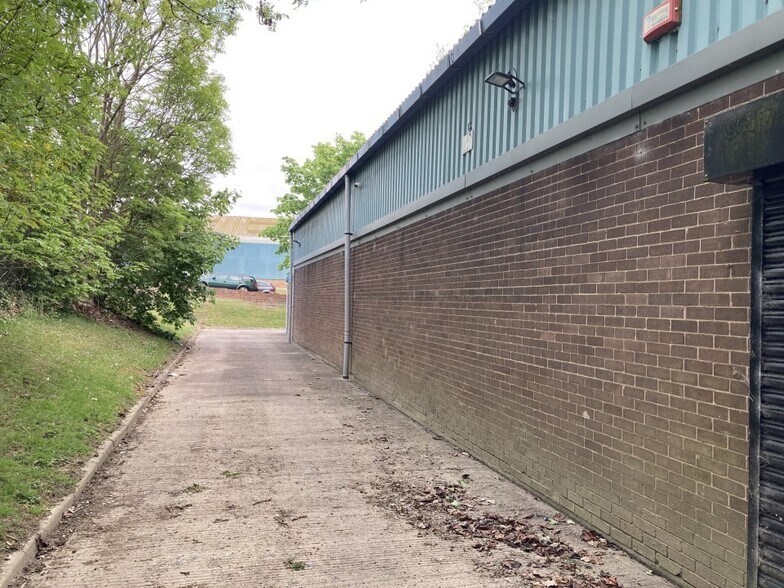 14B Orgreave Close, Sheffield to rent - Building Photo - Image 2 of 2