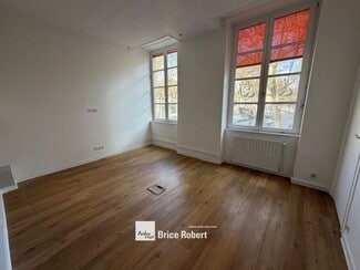 More details for 10 Place De La Croix-Rousse, Lyon - Office to Rent