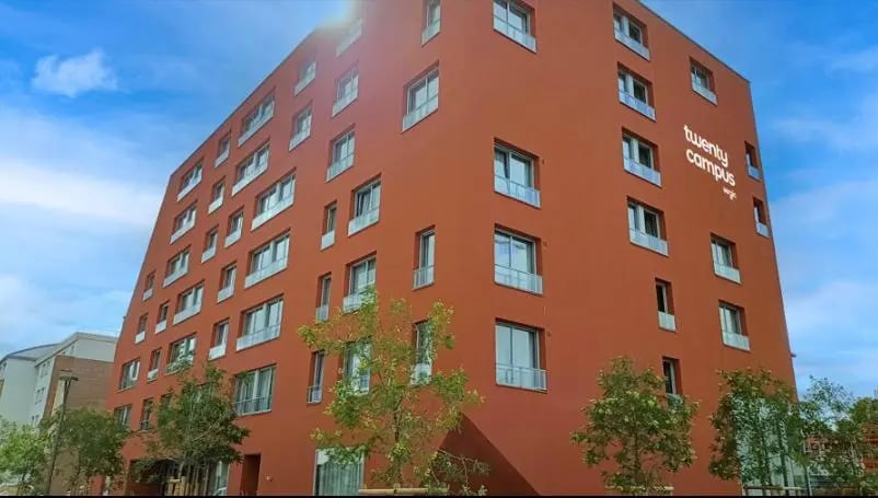 Location Commerce 200 m² - Photo 1