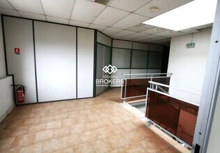 Office in Aubagne to rent Interior Photo- Image 1 of 4