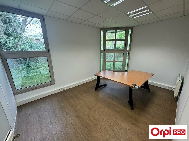 Office in Lisses to rent - Interior Photo - Image 3 of 6