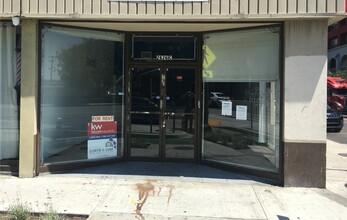 2626 S Figueroa St, Los Angeles, CA for rent Building Photo- Image 1 of 4