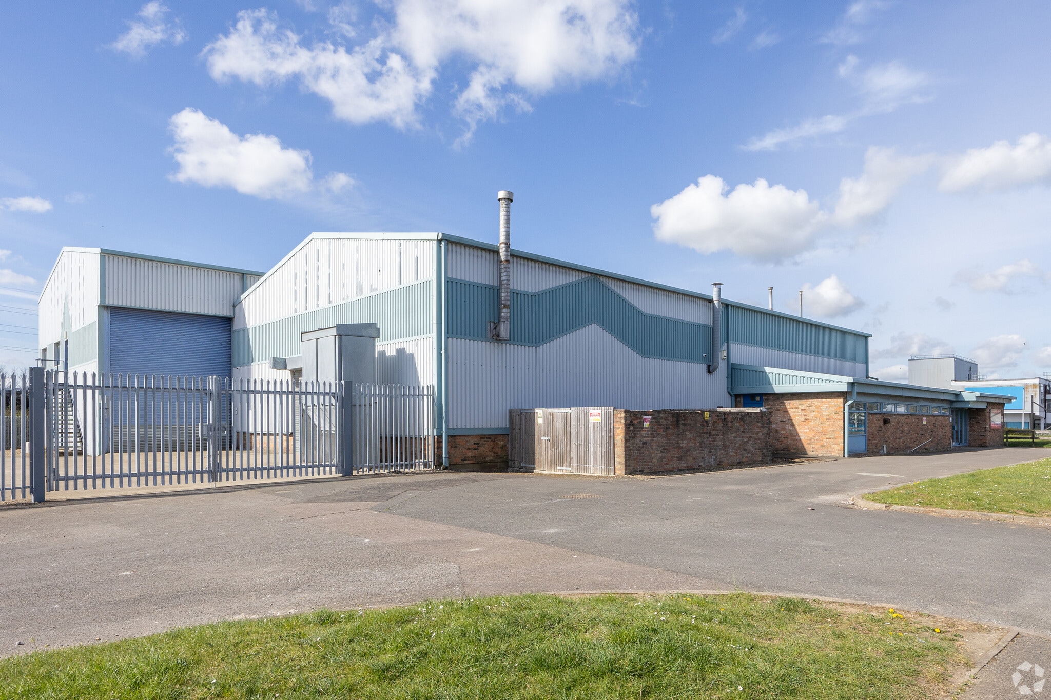 4 Redwongs Way, Huntingdon to rent Primary Photo- Image 1 of 18