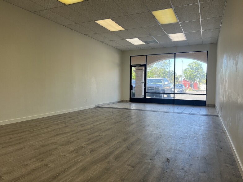 406-410 W Ocean Ave, Lompoc, CA for rent - Building Photo - Image 3 of 8