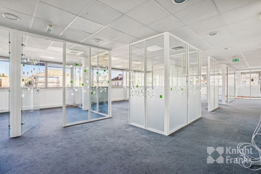 67 Rue Anatole France, Levallois-Perret to rent - Building Photo - Image 3 of 6