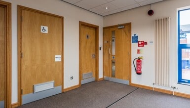 Barnett Way, Gloucester to rent Interior Photo- Image 1 of 2