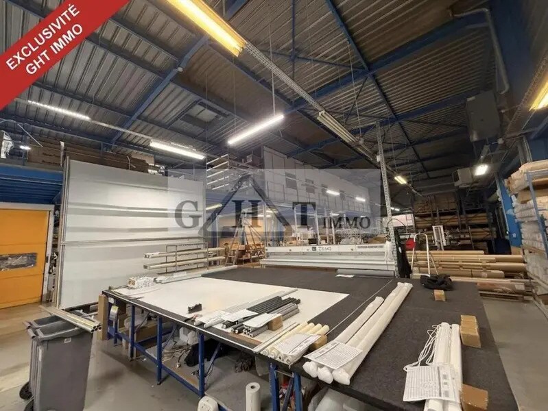 Industrial in Émerainville for sale Interior Photo- Image 1 of 9