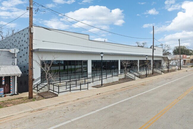 More details for 2406 Main St, Waller, TX - Office / Retail to Rent
