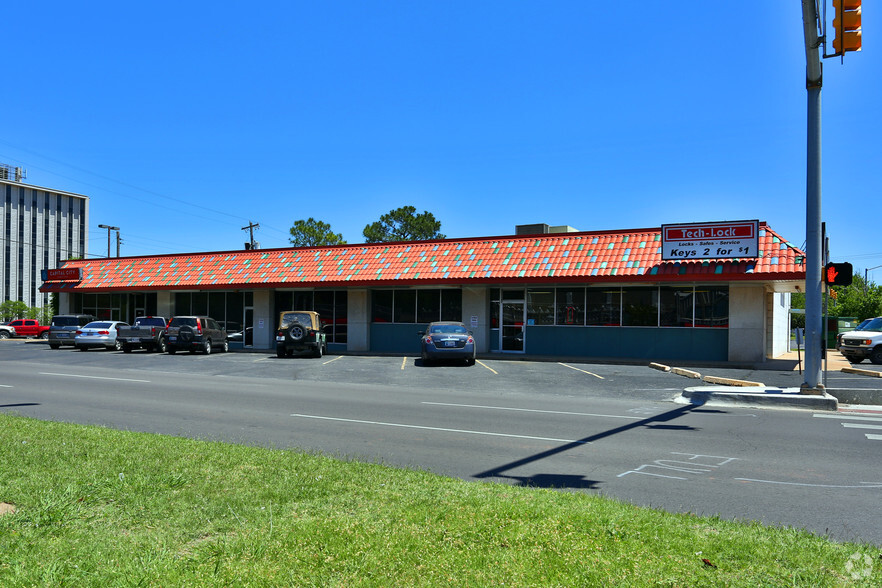 1900-1910 N Classen Blvd, Oklahoma City, OK for rent - Building Photo - Image 3 of 4