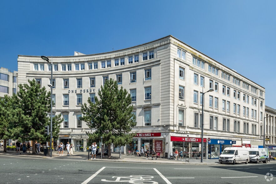 Derby Sq, Liverpool to rent - Primary Photo - Image 1 of 4