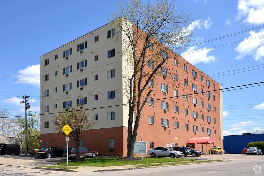 4960 Ridge Ave, Cincinnati, OH for rent - Building Photo - Image 3 of 3