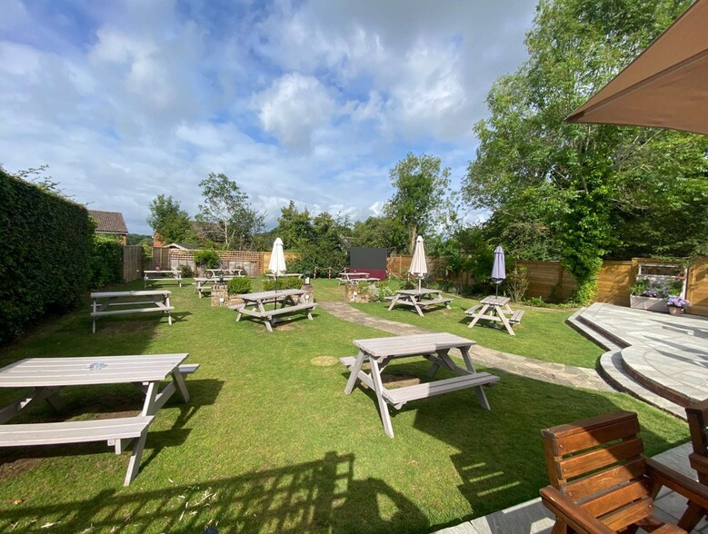 83 The St, Leatherhead for sale - Building Photo - Image 2 of 9