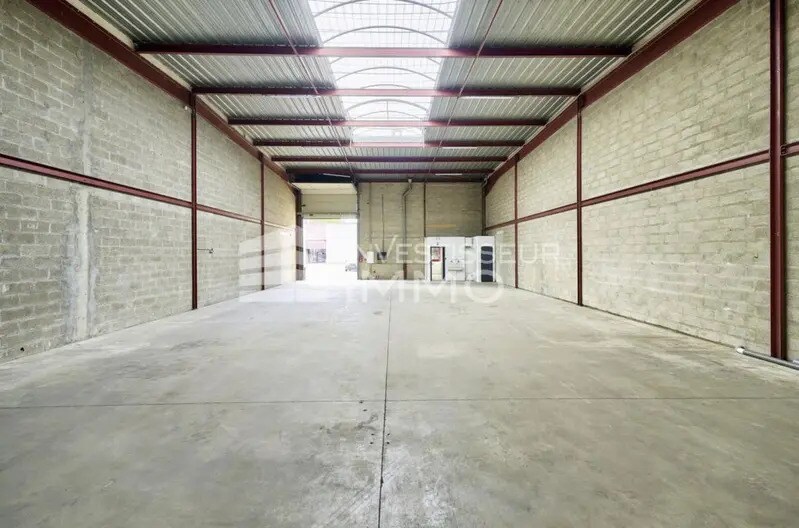 Light Industrial in Bondoufle to rent Interior Photo- Image 1 of 6