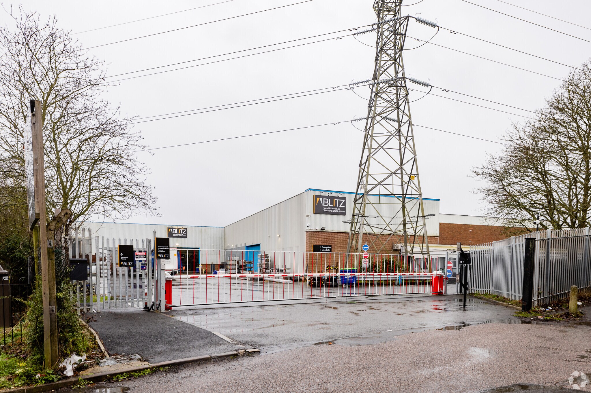 Travellers Ln, Hatfield for sale Primary Photo- Image 1 of 1