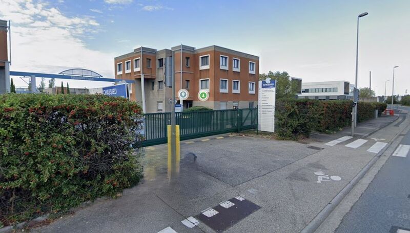 Light Industrial in Chassieu to rent - Building Photo - Image 3 of 3