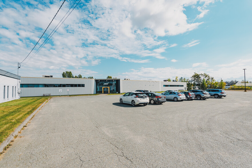 175 Rue Péladeau, Magog, QC for rent - Building Photo - Image 3 of 10