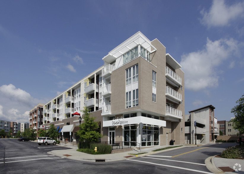 Two Town Square Blvd, Asheville, NC for rent - Building Photo - Image 1 of 3