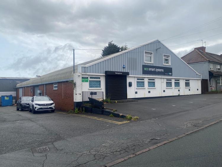 Stourvale Rd, Stourbridge to rent - Building Photo - Image 2 of 2