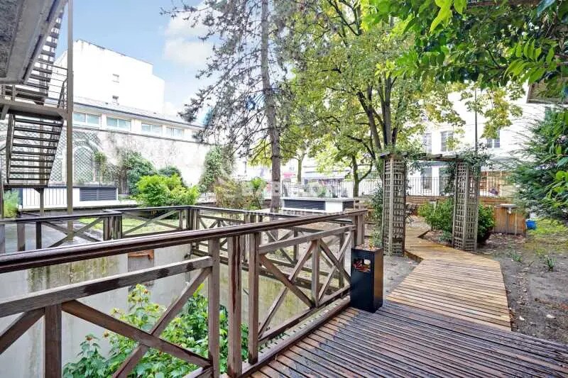 Office in Neuilly-sur-Seine to rent - Building Photo - Image 3 of 4