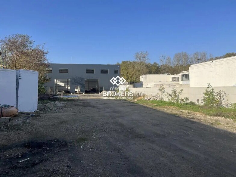 Industrial in Bondoufle for sale - Building Photo - Image 2 of 7