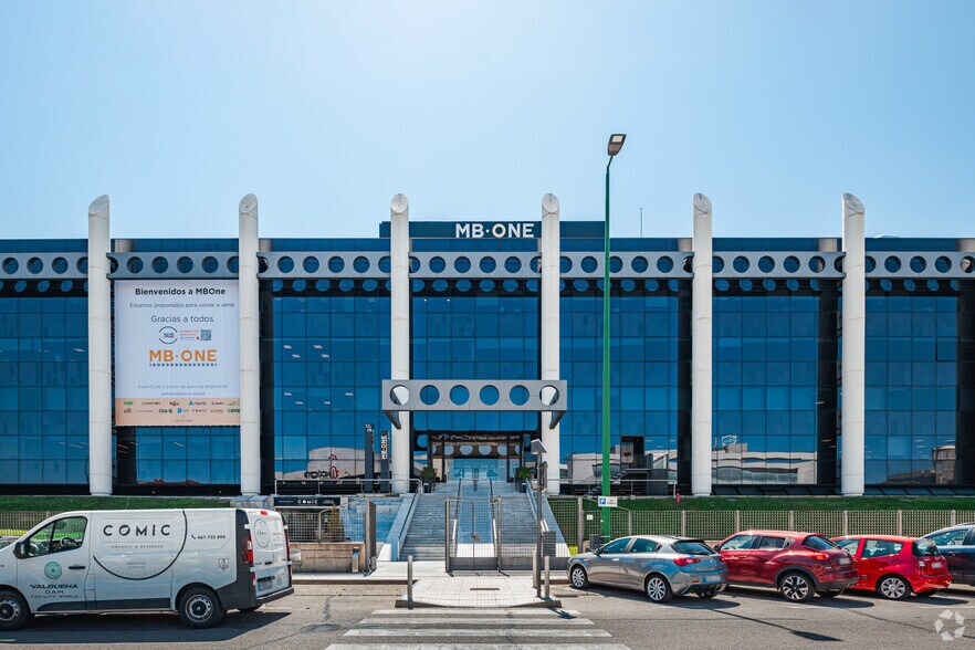 Avenida de Europa, 19, Alcobendas, Madrid to rent - Building Photo - Image 2 of 2