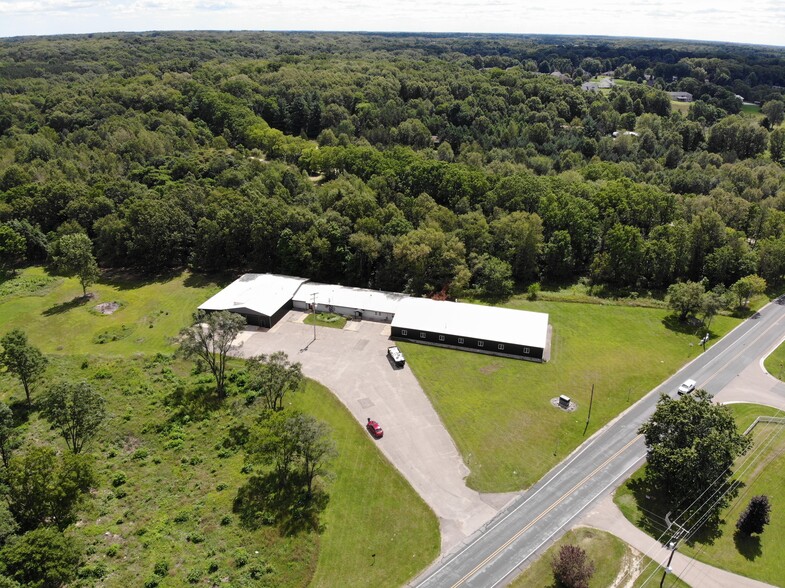 6190 N Riverview Dr, Kalamazoo, MI for rent - Aerial - Image 3 of 41